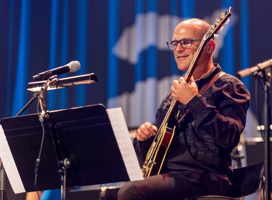 alpentoene-23-Fr-Gianluca Sala Gabriele Comeglio Theater Uri Hausorchester-c-emmanuelle-nemoz