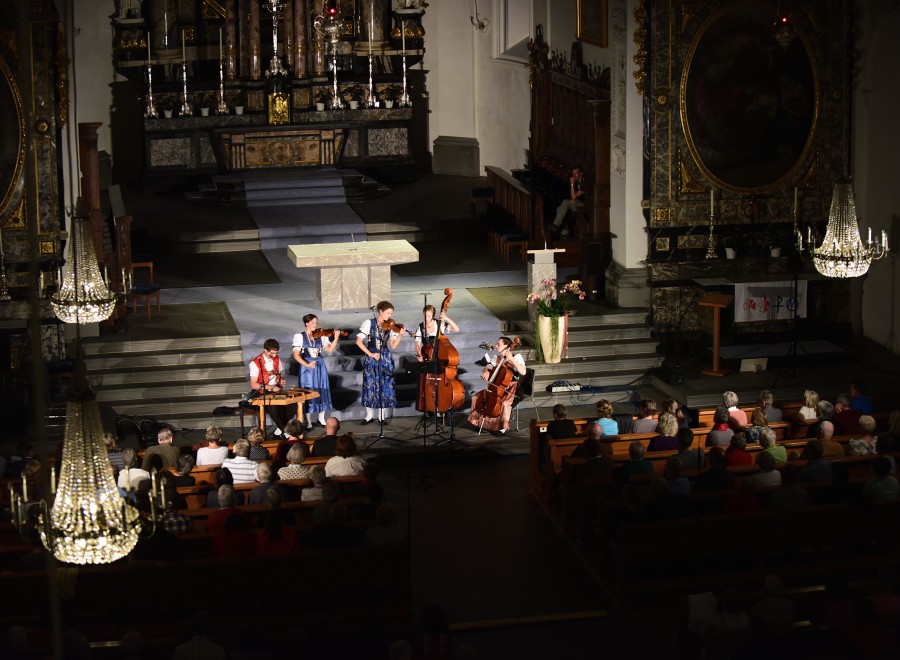 gallery/markuskuehnis-geschwisterkueng